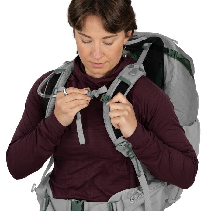 Mira™ 34 Hiking Hydration Backpack - US 3465