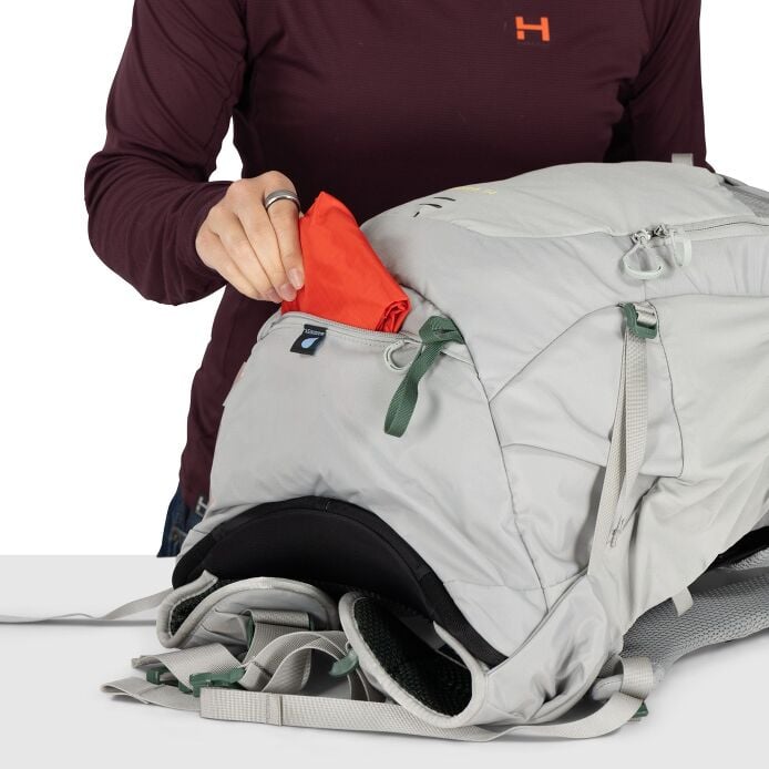 Mira™ 34 Hiking Hydration Backpack - US 8749