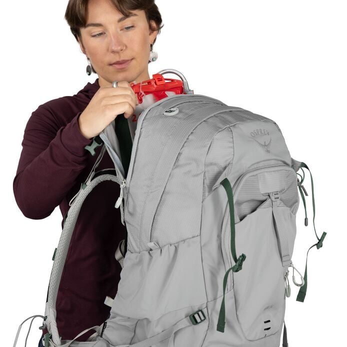 Mira™ 34 Hiking Hydration Backpack - US 3465