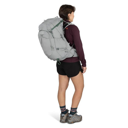 Mira™ 34 Hiking Hydration Backpack - US 8749