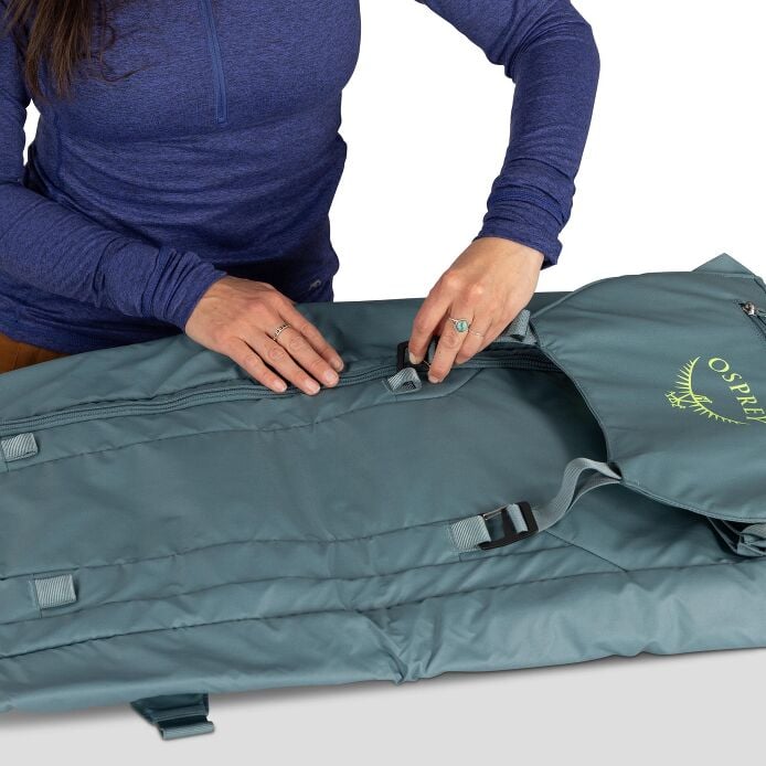 Mountain Bound Ski & Snowboard Roller Bag - US 4227