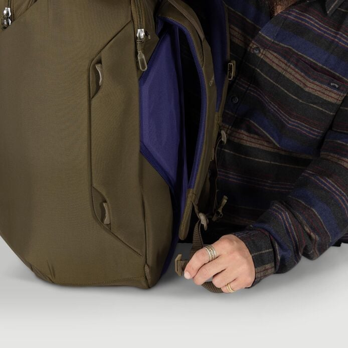 Sojourn Porter™ 46L Travel Pack - US 9560